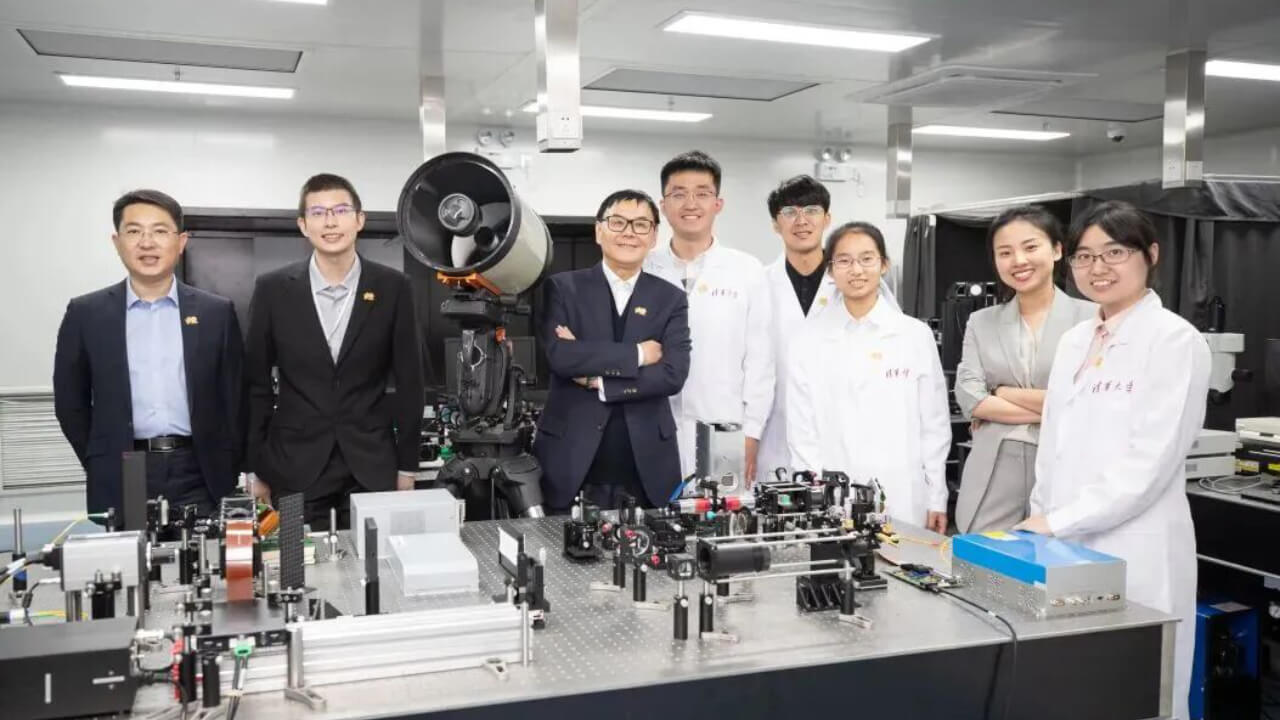 The research team led by Academician Dai Qionghai at Tsinghua University.