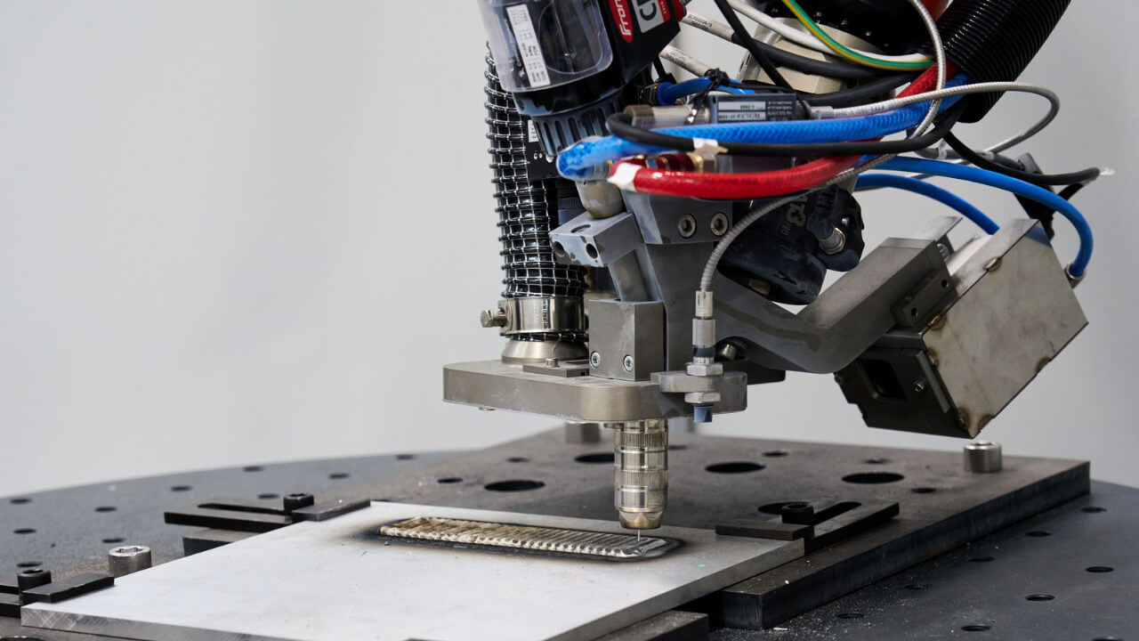 A DED-WAAM (Directed Energy Deposition-Wire Arc Additive Manufacturing) system fabricates a metal component by depositing material layer by layer. | Photo: Hyundai