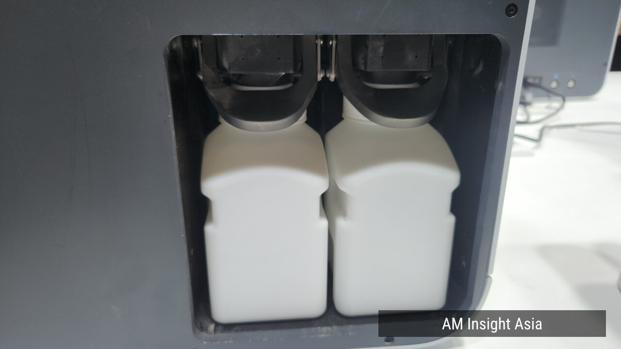 SnowPod's powder cartridges. Metal powder is sold in cartridges, making replacement easy. | Photo: AM Insight Asia